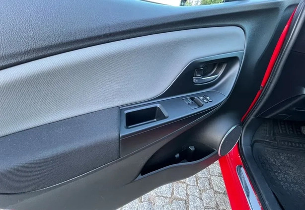 Toyota Yaris cena 49900 przebieg: 94400, rok produkcji 2015 z Nowy Wiśnicz małe 121